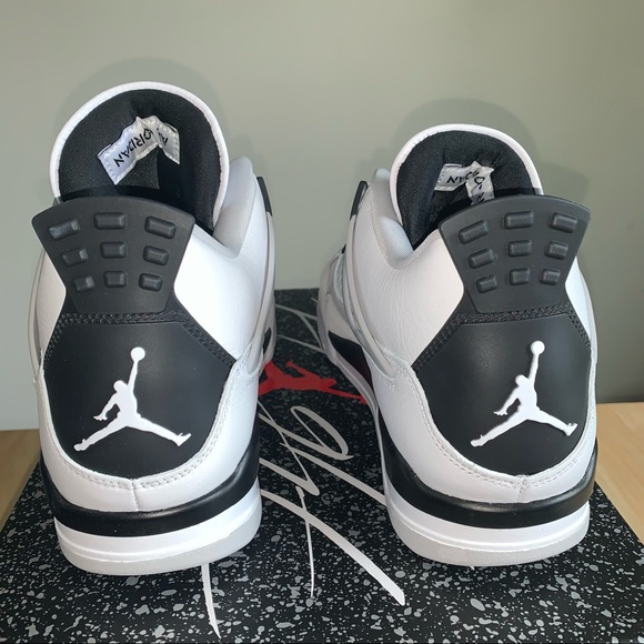 Air Jordan 4 Retro Military Black Shoes - Picture 4 of 9